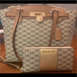 Michael Kors Hamilton tote with matching wallet